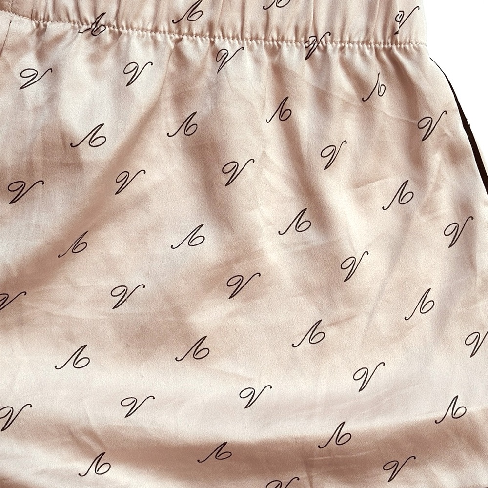 VS Blush Satin Lounge Sleep Patch Logo Boxer Short V Print Blush Black Piping-S - Picture 10 of 10